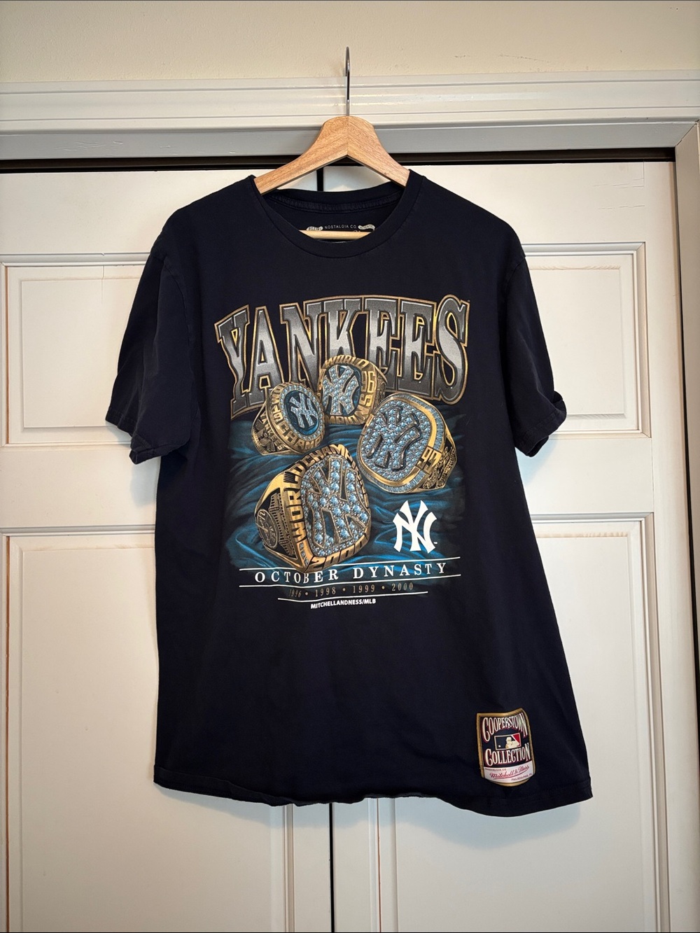 Mitchell & Ness Men's New York Yankees "October Dynasty" T-shirt